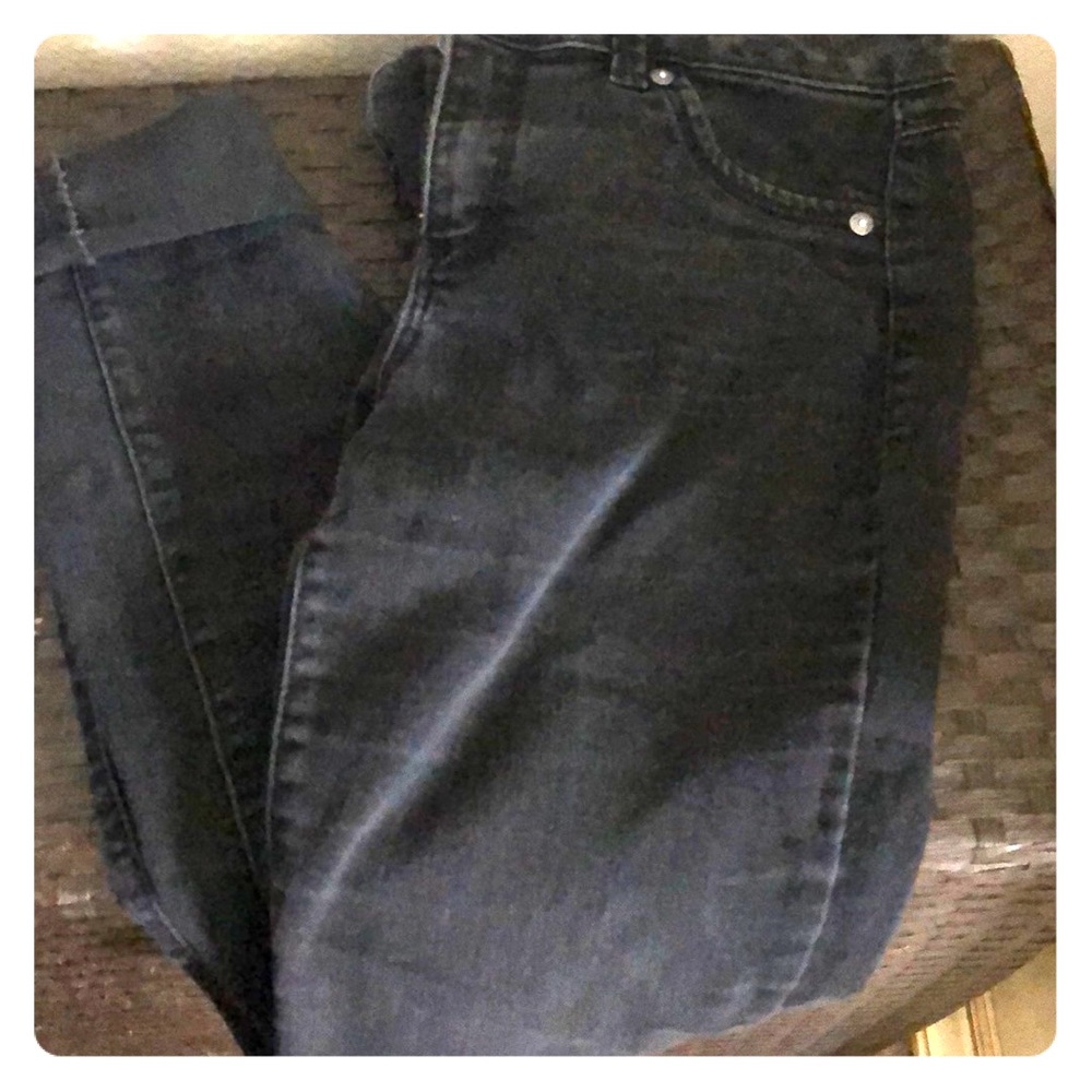 Black skinny jeans